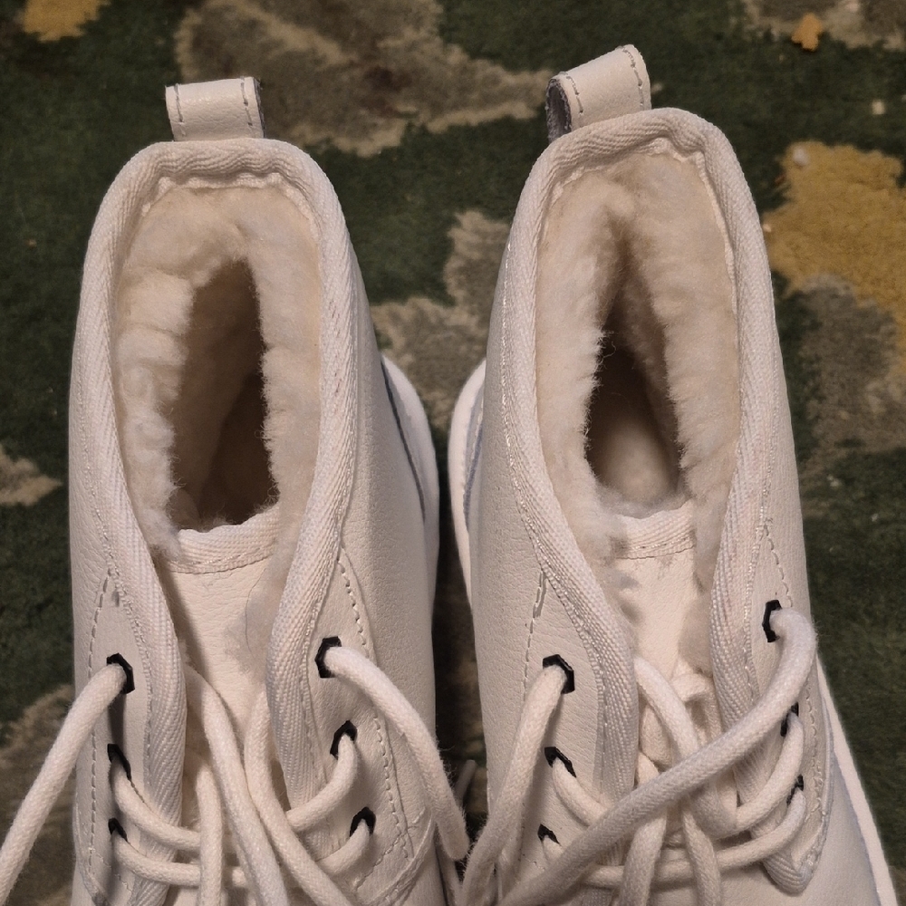 UGG Kids White Cozy Boots - Picture 6 of 7